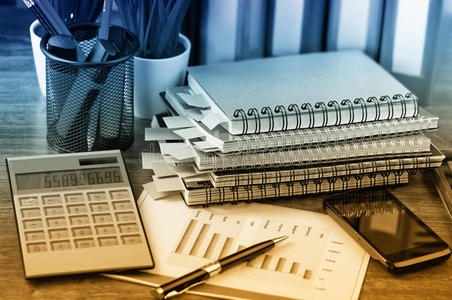 高效辦公與收入提升 不可或缺的電子產品與辦公用品組合